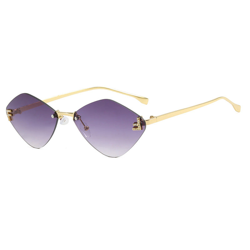 Women's geometric sunglasses in an extravagant design with gradient lenses Bowlift