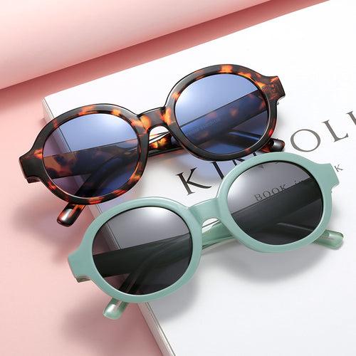 Ladies fashionable sunglasses in stylish round design Bowlift