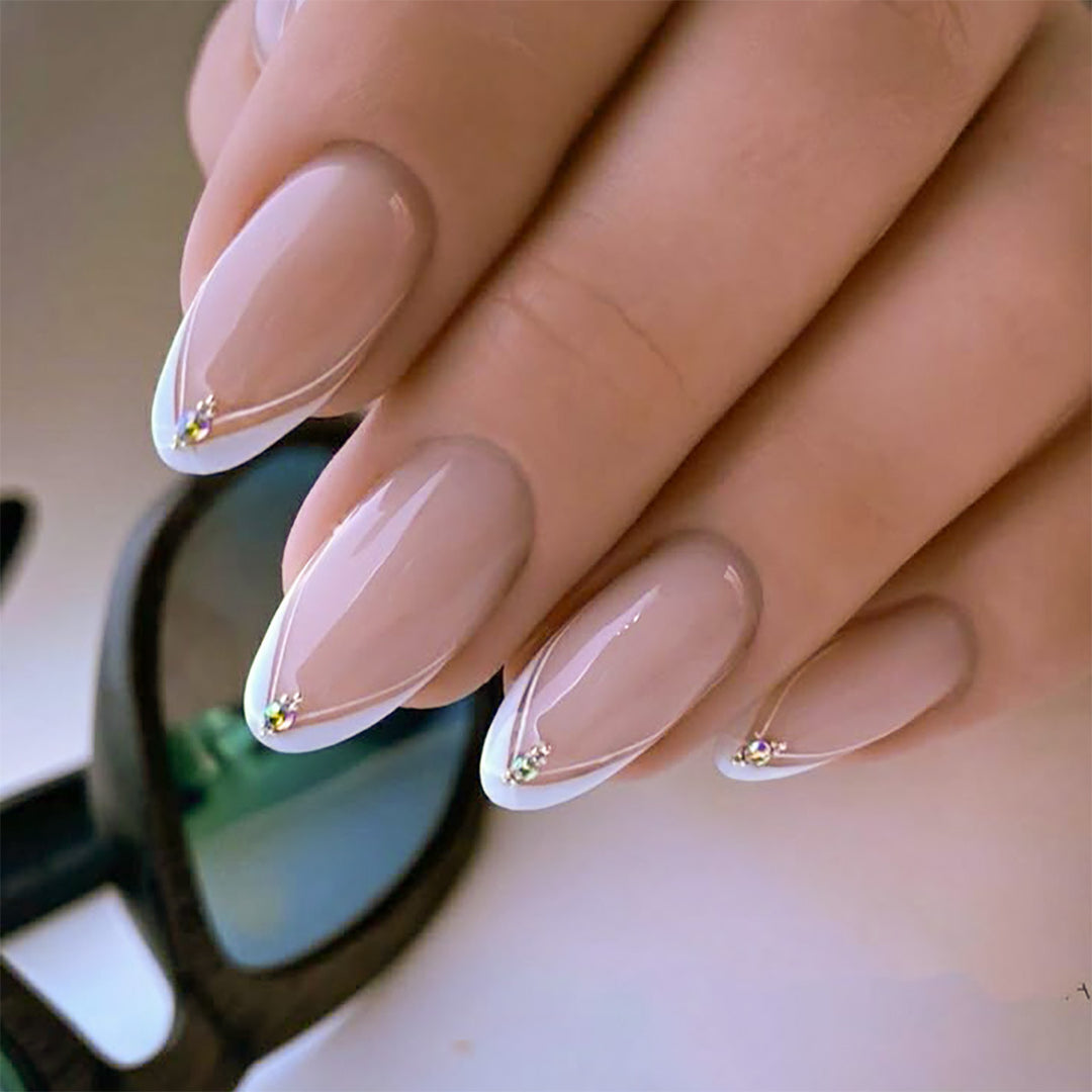 Elegant Stiletto Press-On Nail Art Bowlift