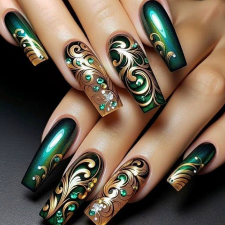 Artificial nails with elegant gold and green tones Bowlift
