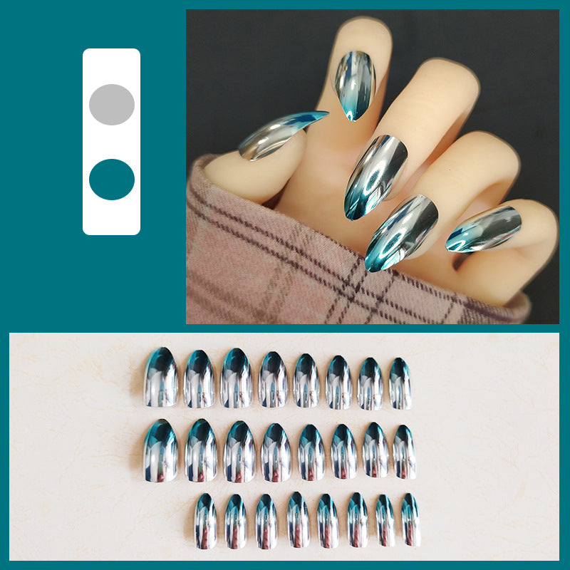 Creative artificial nails in modern gradient design Bowlift