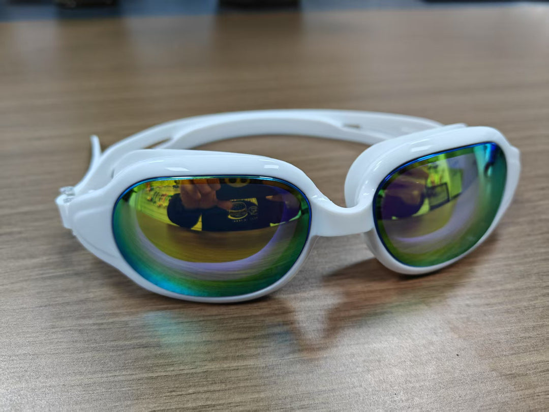 Swim goggles for clear vision and maximum comfort Bowlift