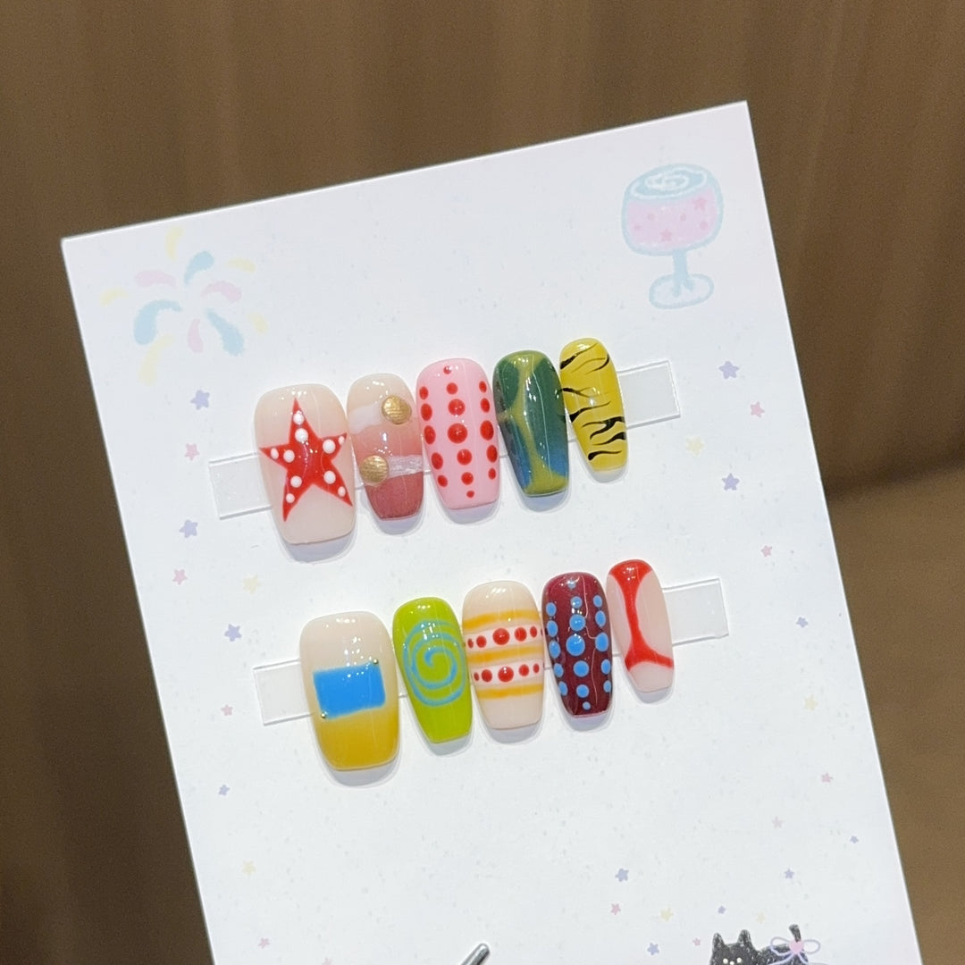 Artificial nails in creative design Bowlift