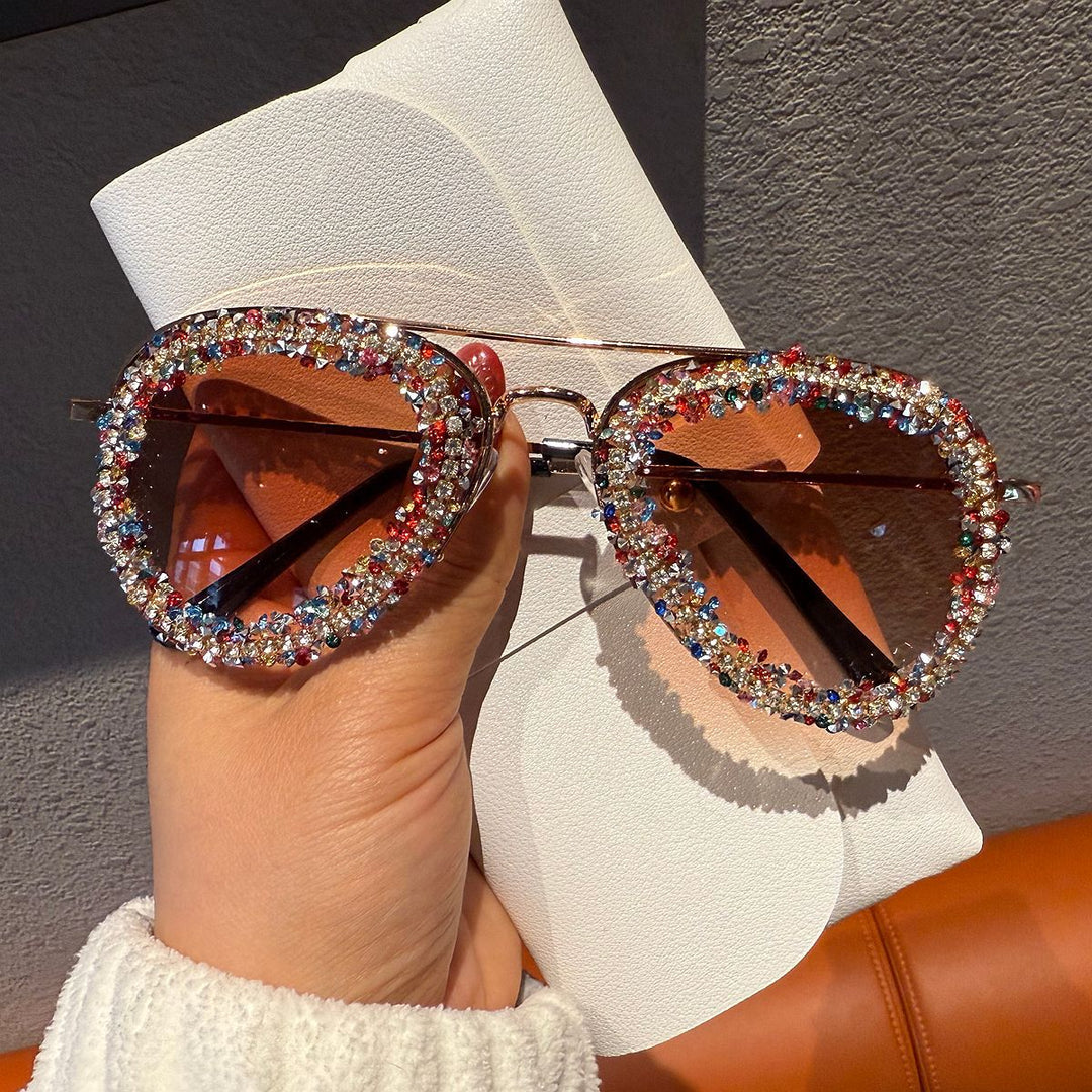 Women's sunglasses with extravagant rhinestone frame Bowlift