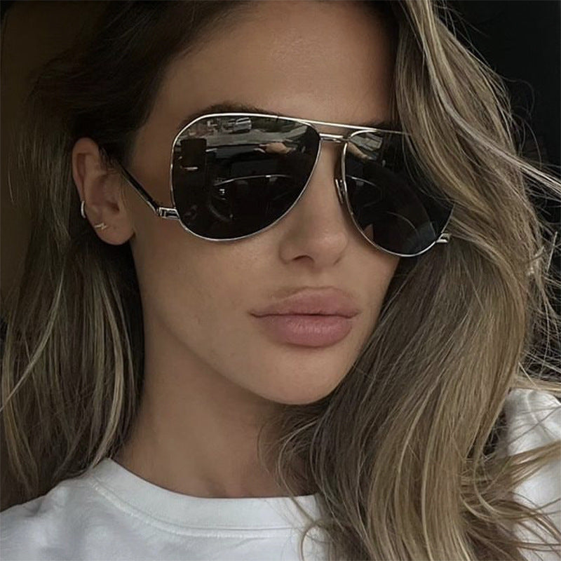 Women’s airplane sunglasses with modern metal frame and polarized lenses Bowlift