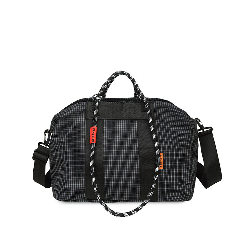 Stylish sports bag with adjustable shoulder strap Bowlift