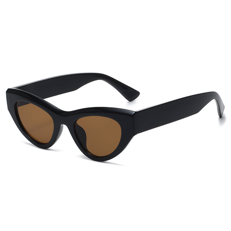 Women’s fashionable sunglasses in trendy cat-eye style Bowlift