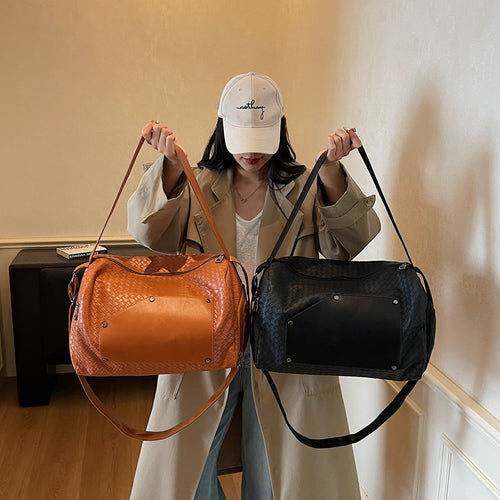 Elegant Sport Duffel Bag with Woven Design and Removable Shoulder Strap Bowlift