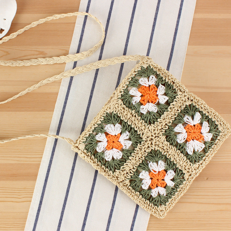Hand-knotted shoulder bag in floral design Bowlift