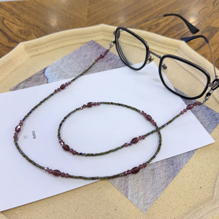 Adjustable Beaded Eyewear Chain Bowlift
