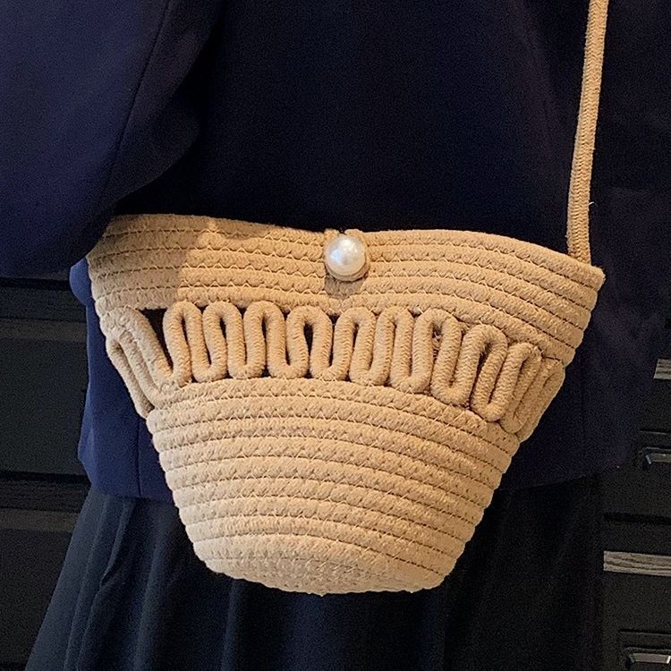 Women’s Fashion Basket Bag with Unique Structure Bowlift