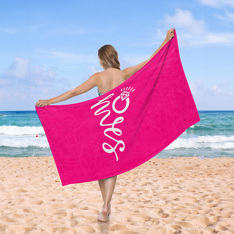 Beach towel with creative heart design Bowlift