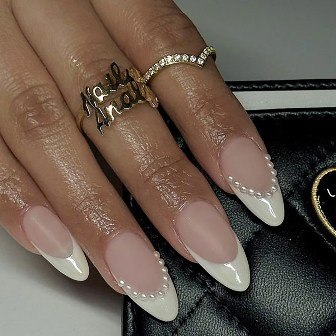 Elegant Stiletto Press-On Nails with Pearl Accents Bowlift