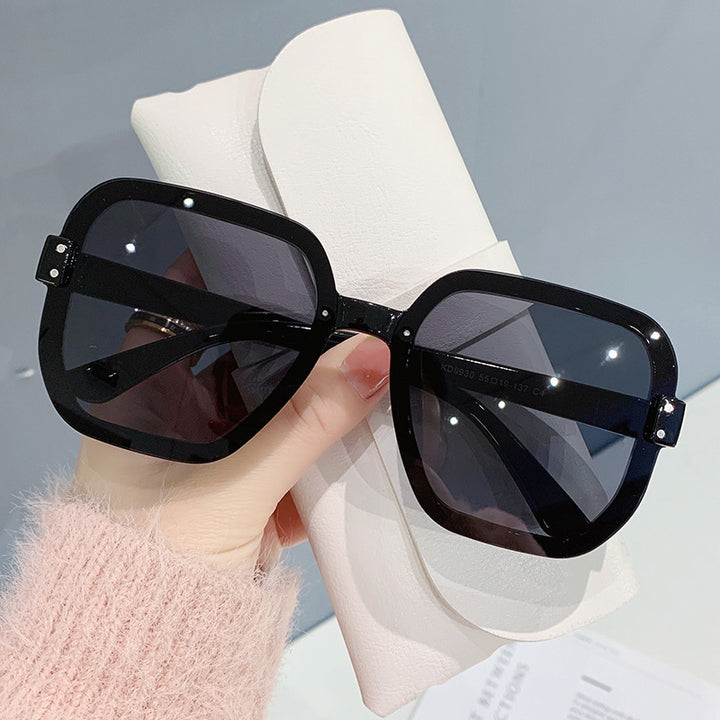 Women elegant oversized glasses Bowlift