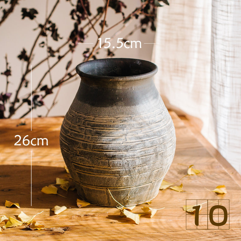 Rustic ceramic pot with handmade design Bowlift