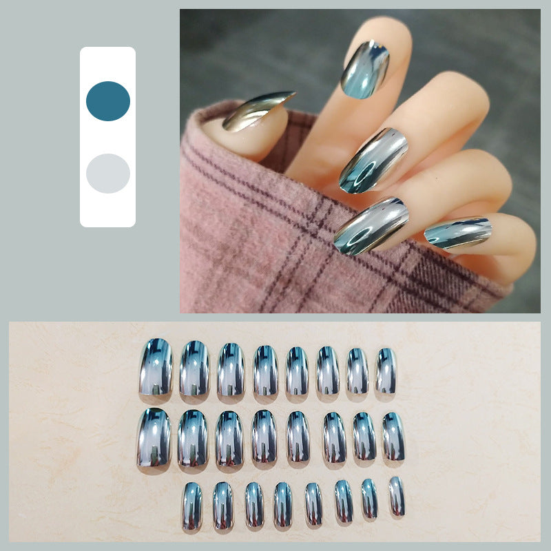 Creative artificial nails in modern gradient design Bowlift