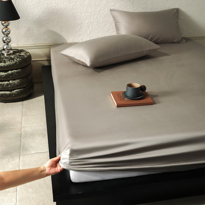 Fitted sheet set made of silky smooth satin microfiber with extra deep pocket