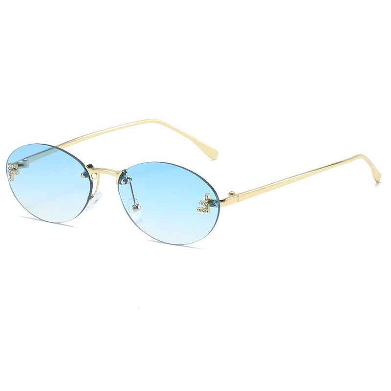 Elegant Vintage-Inspired Oval Sunglasses