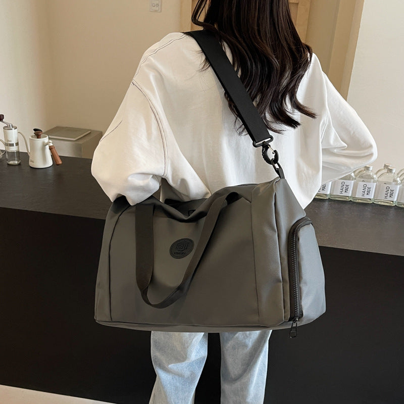 Sleek Waterproof Weekender Duffle Bag Bowlift