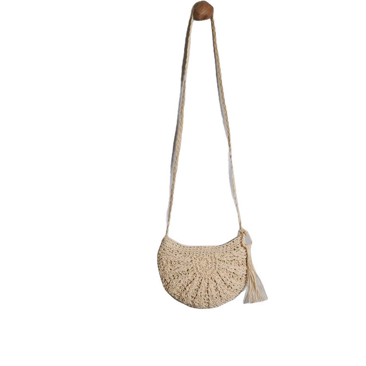 Boho-Inspired Handbag Made of Natural Material Bowlift