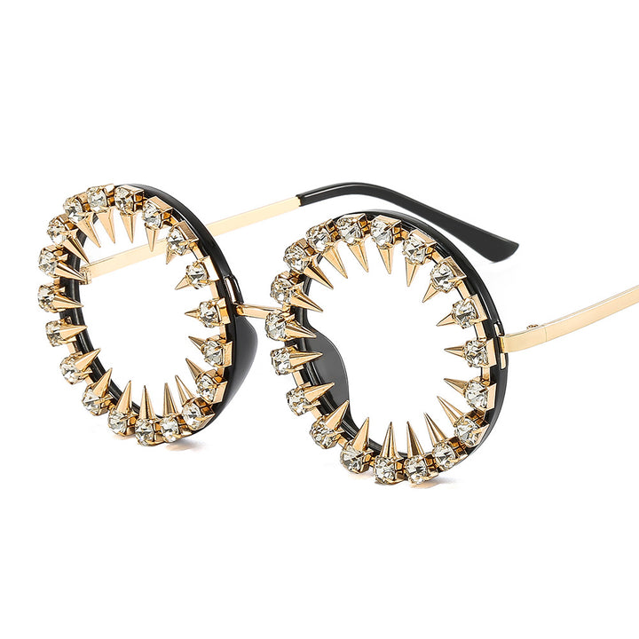 Women’s creative and eye-catching sunglasses with spikes and rhinestone details Bowlift