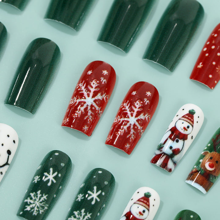 Festive artificial nails with wintry motifs Bowlift