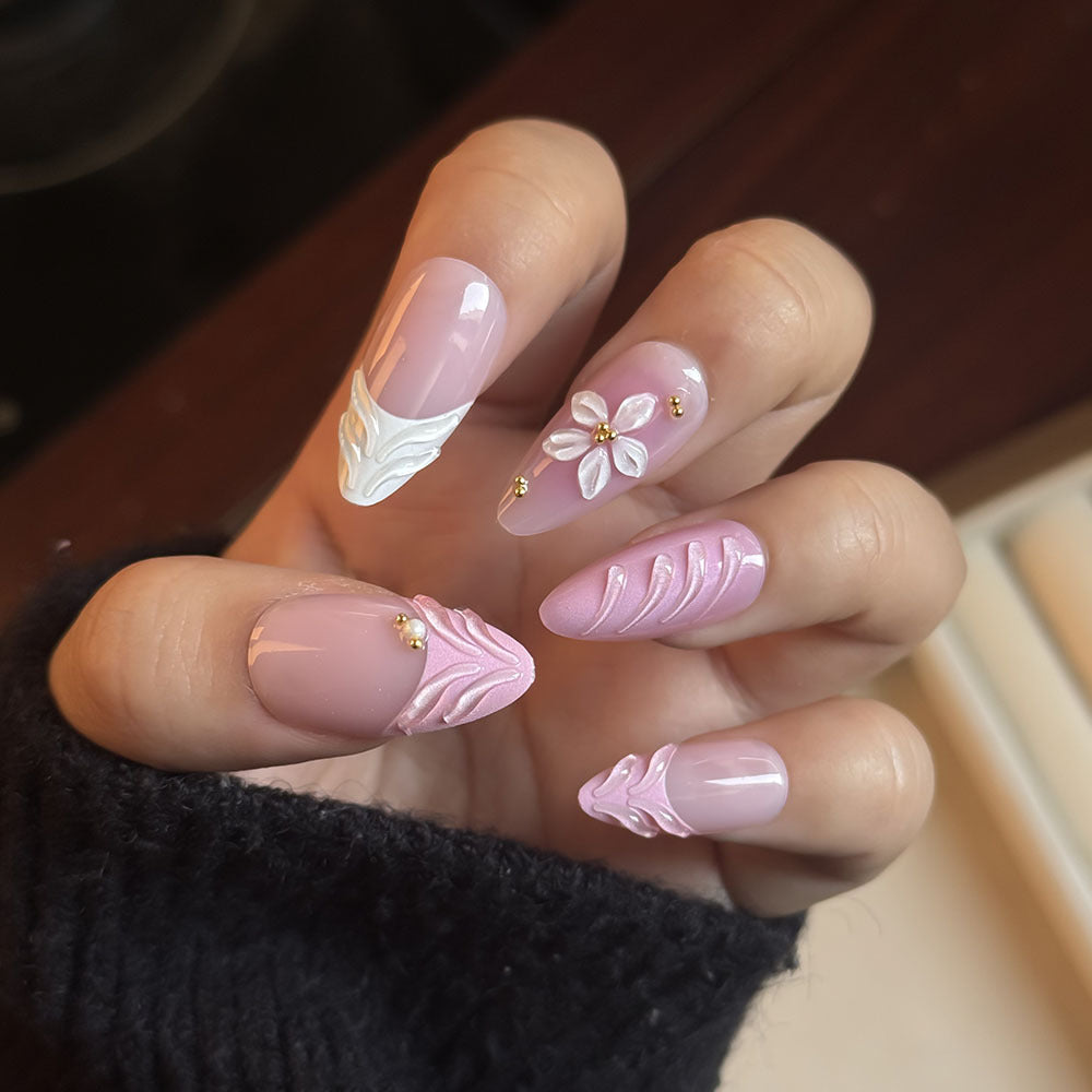 Floral Embellished Press-On Nail Set Bowlift