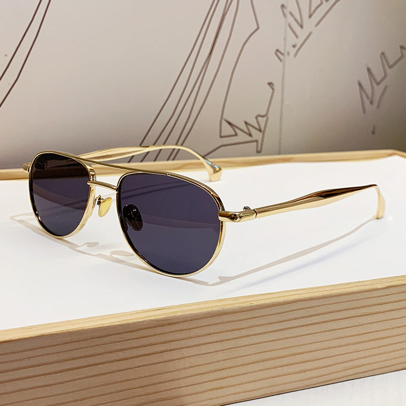 Ladies fashionable pilot sunglasses with elegant gold frame Bowlift