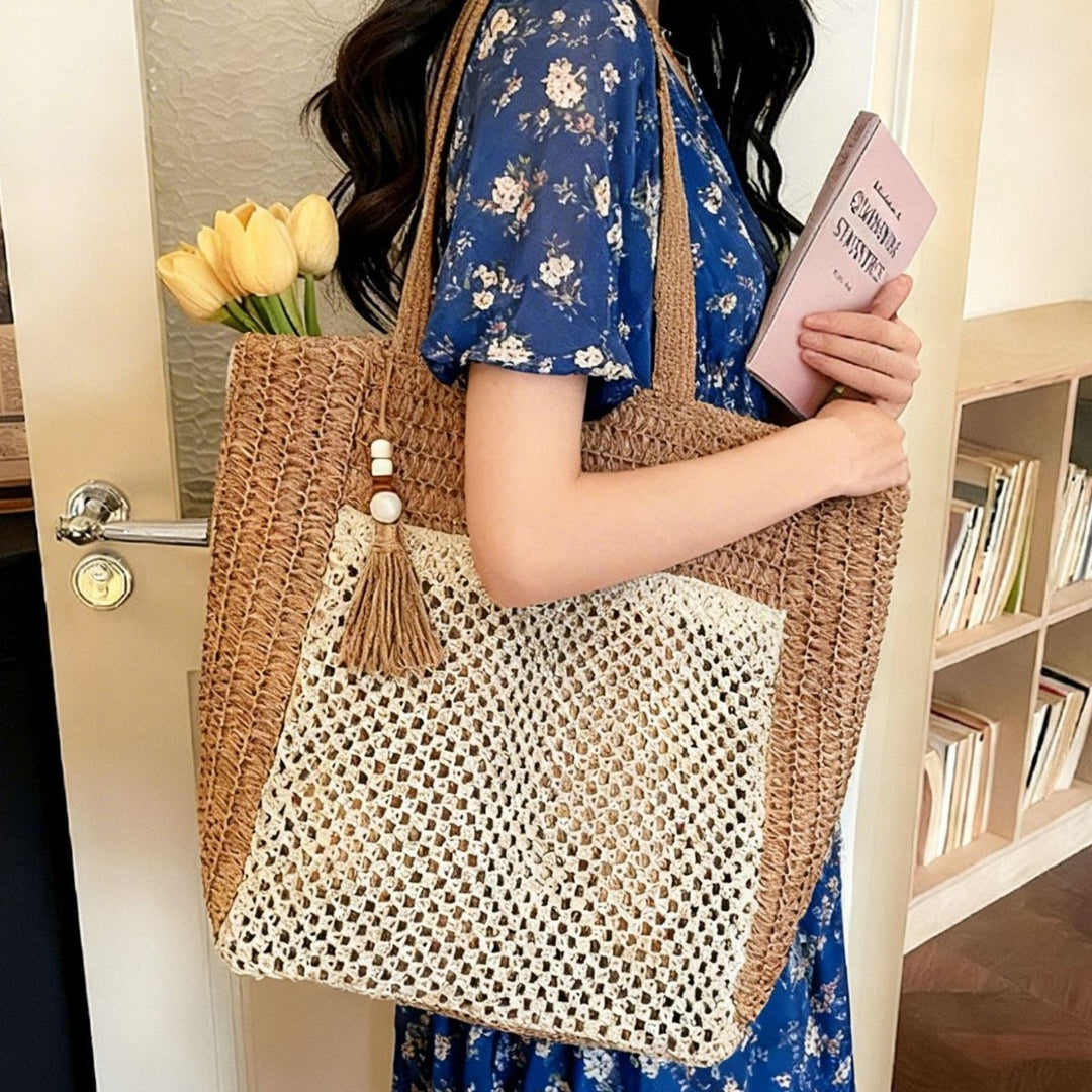 Handcrafted straw bag with tassels Bowlift