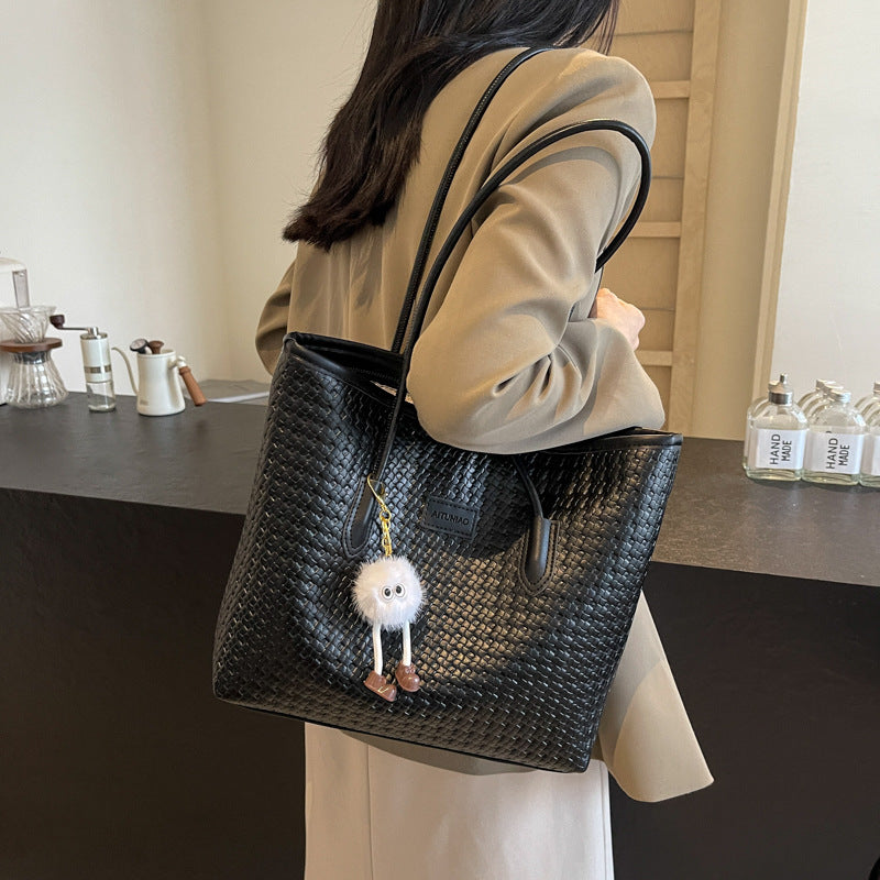 Woven Patterned Shoulder Bag Bowlift