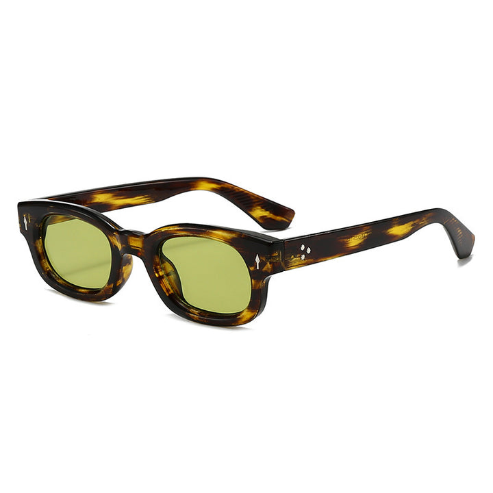 Women's stylish sunglasses in trendy Bowlift frame
