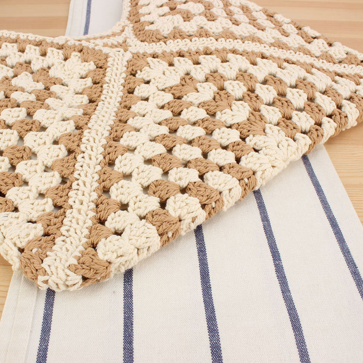 Handmade straw tote bag with elegant wooden handles Bowlift