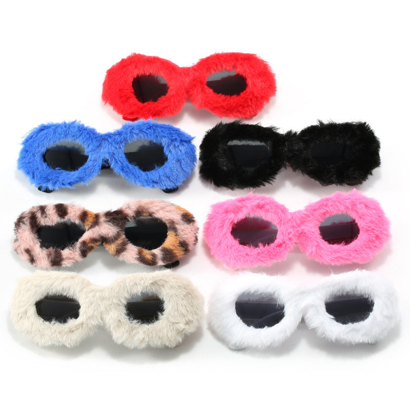 Women eye-catching designer sunglasses with luxurious fur frame Bowlift