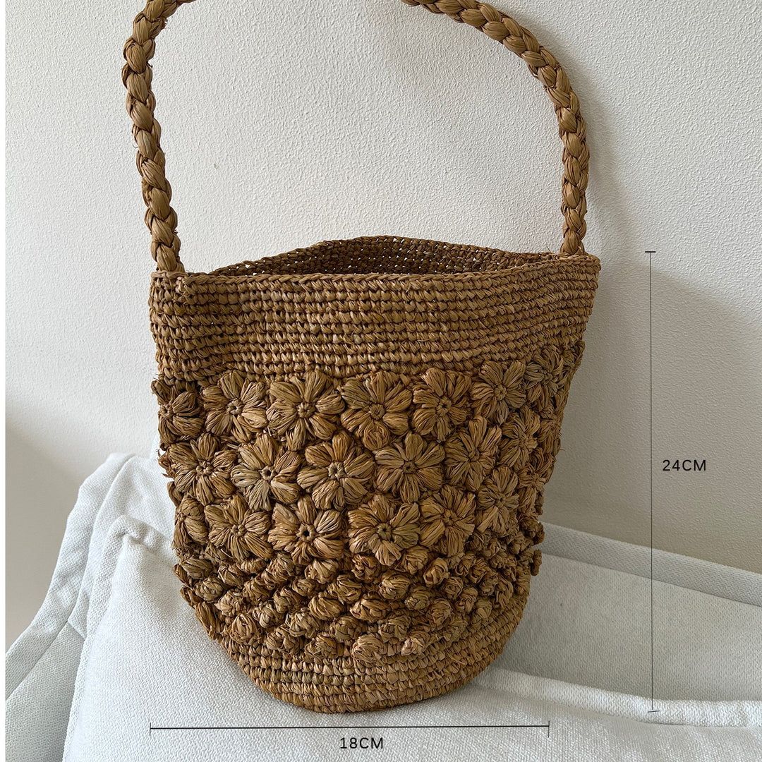 Handmade straw bag with fashionable striped pattern Bowlift