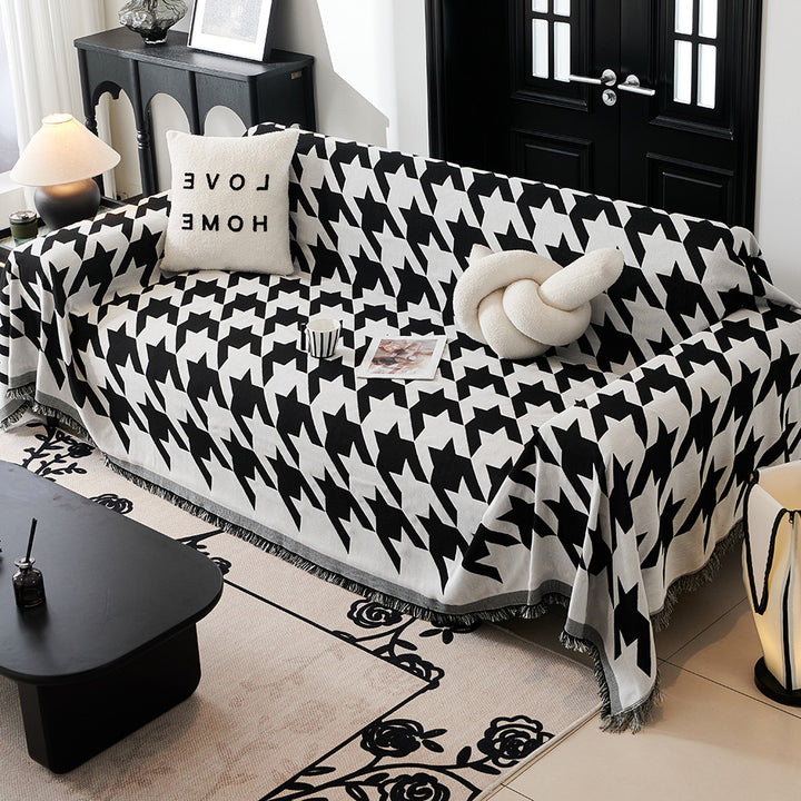 Cozy Houndstooth Throw Blanket