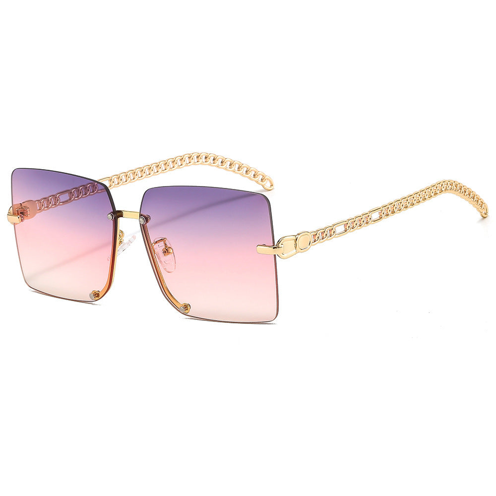 Women's fashionable sunglasses with luxurious chain arm and rectangular frame Bowlift