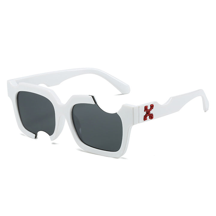 Women's modern, geometric sunglasses with exceptional frame Bowlift