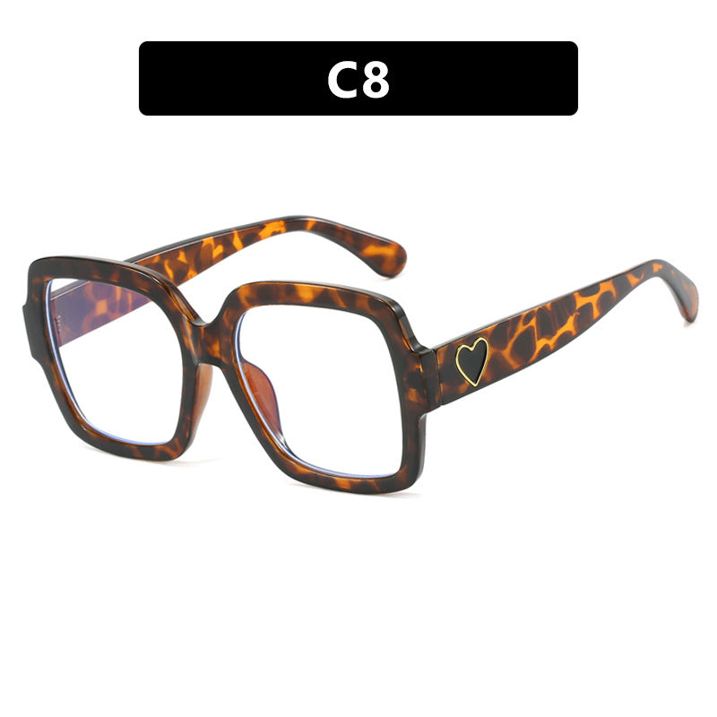 Women's square sunglasses with fashionable heart accent Bowlift