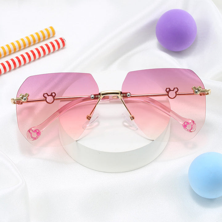 Ladies stylish oversized sunglasses with faceted frame Bowlift