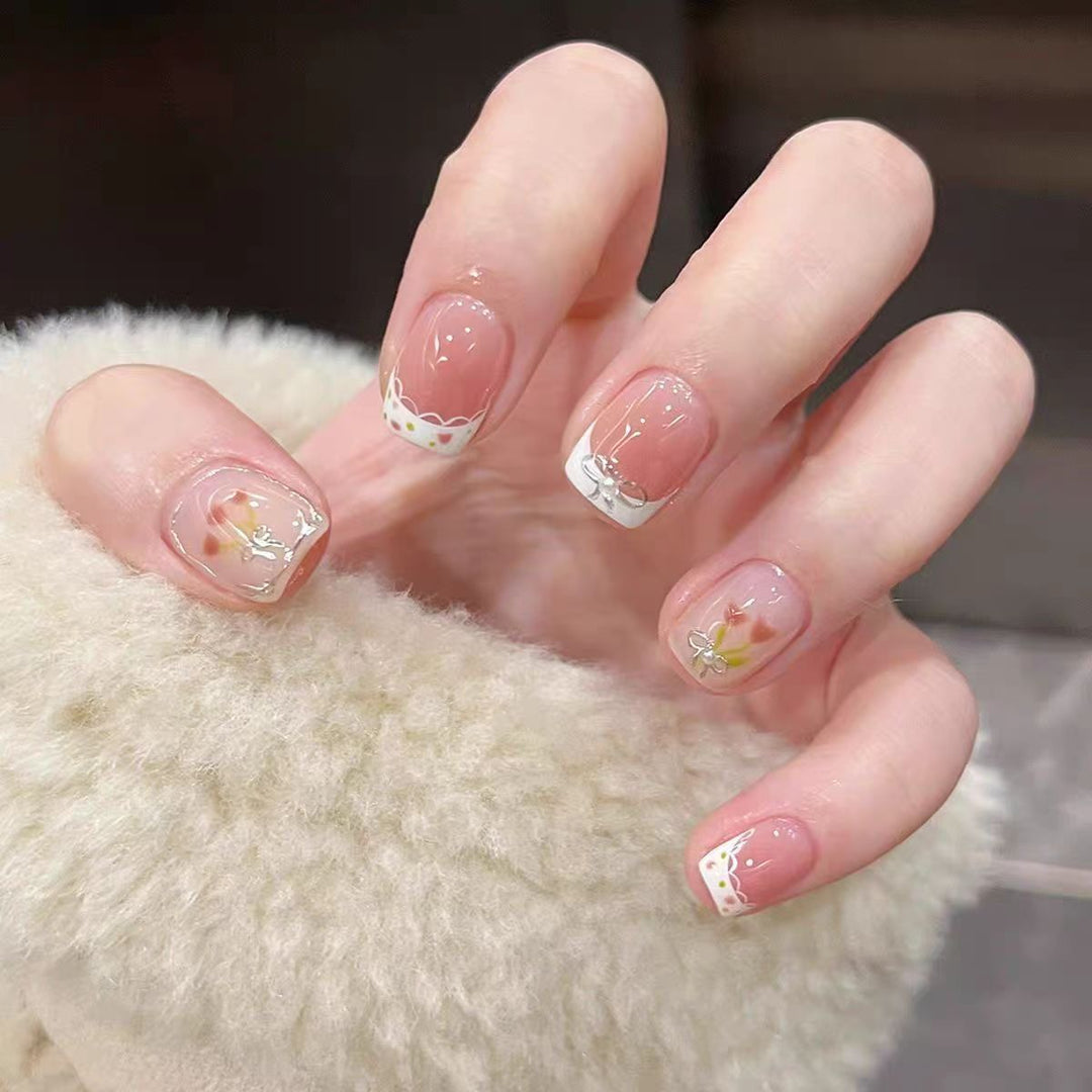 Floral-Inspired Press-On Nail Art Set Bowlift