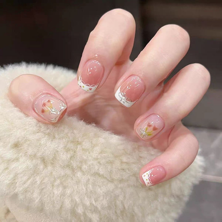 Floral-Inspired Press-On Nail Art Set Bowlift