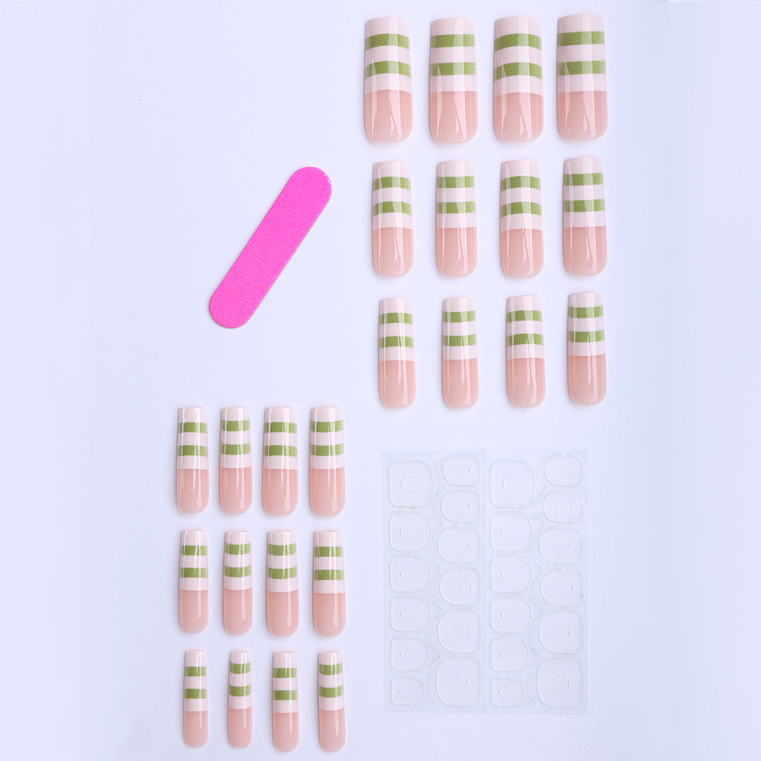 Fashionable artificial nails with contemporary stripe pattern Bowlift