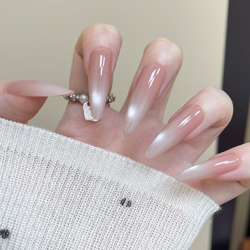 Modestly Chic Press-On Nails Bowlift