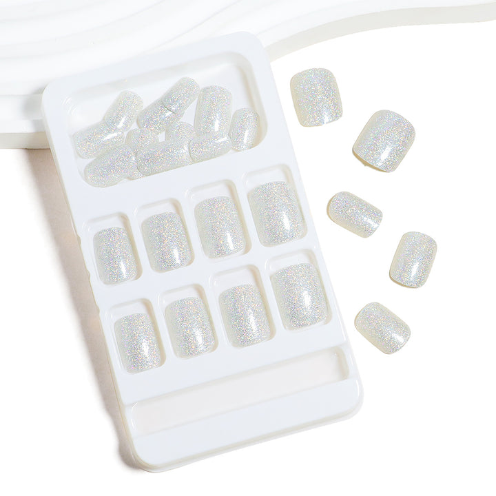 Glittering Press-On Nail Tips Bowlift