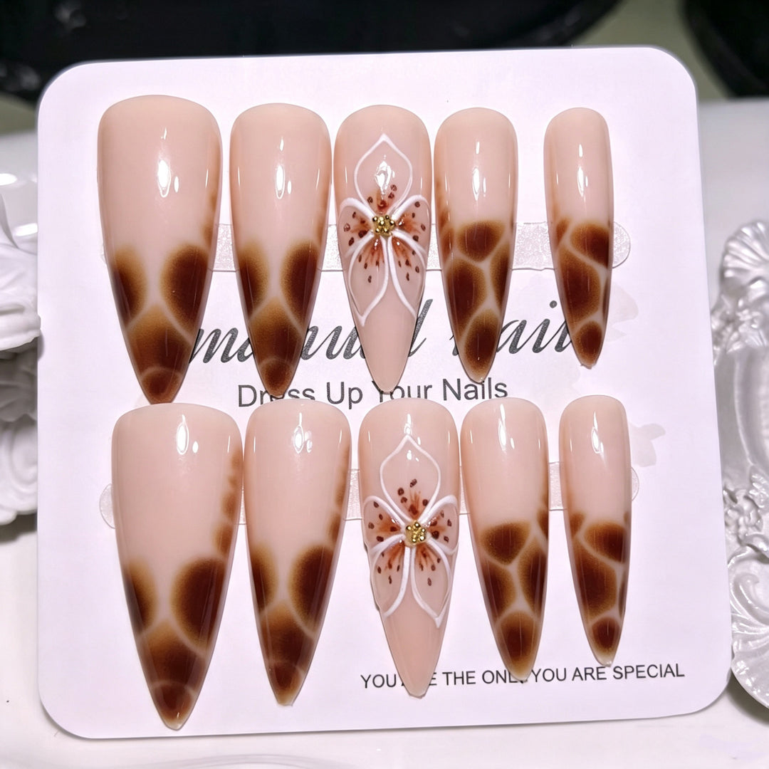 Floral-Themed Stiletto Press-On Nail Tips Bowlift