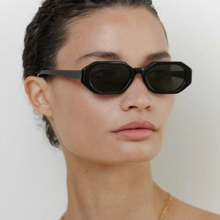 Women's striking sunglasses in modern octagonal design Bowlift