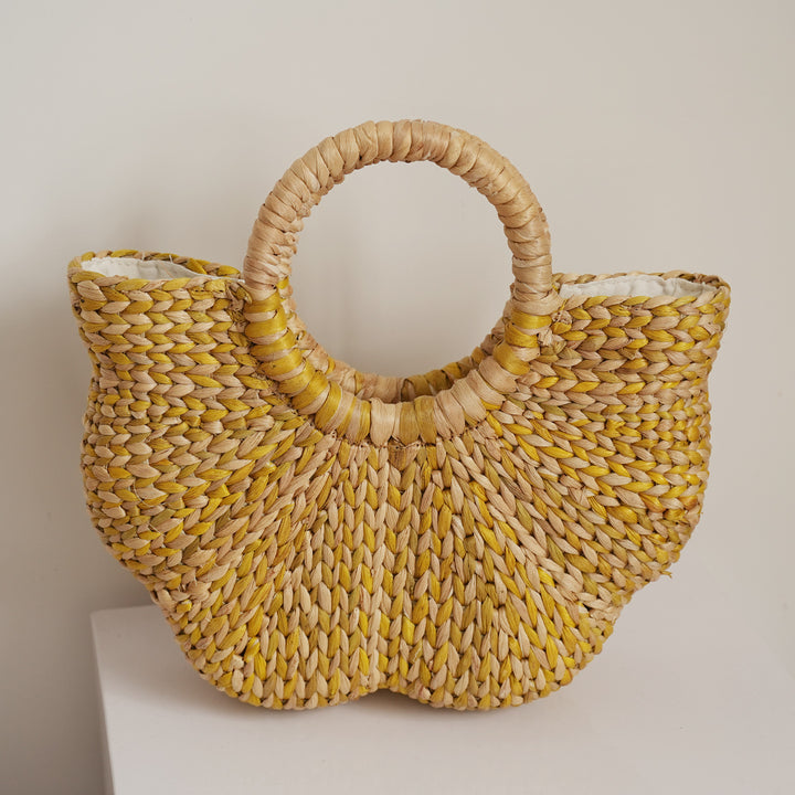 Handmade beach bag made of braided seagrass Bowlift
