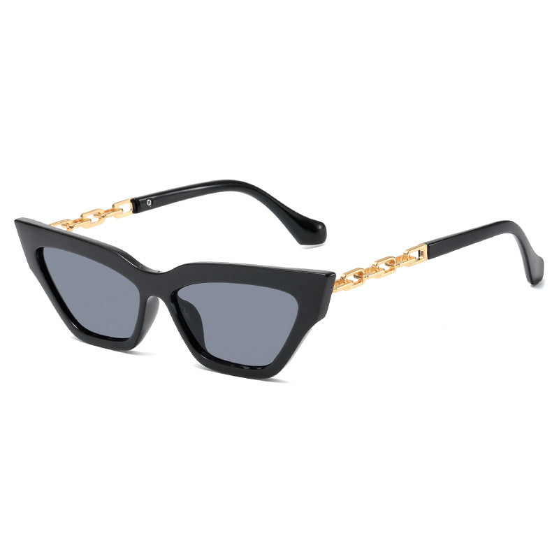 Women edgy cat-eye sunglasses with golden details Bowlift