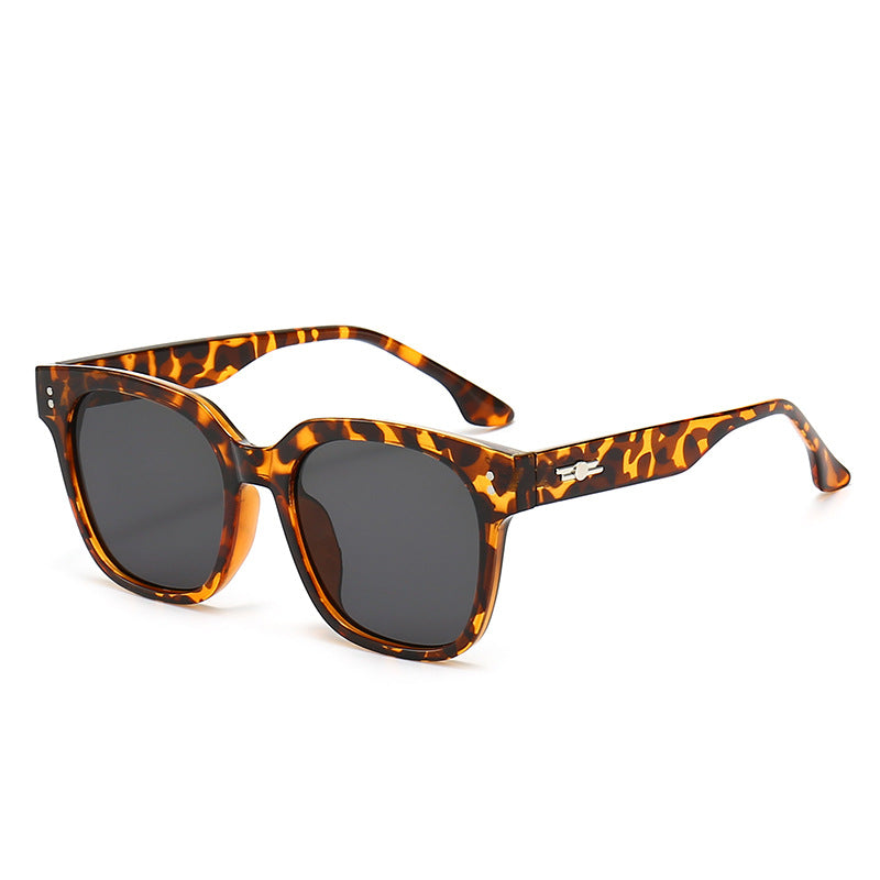 Women's square sunglasses with stylish frame Bowlift