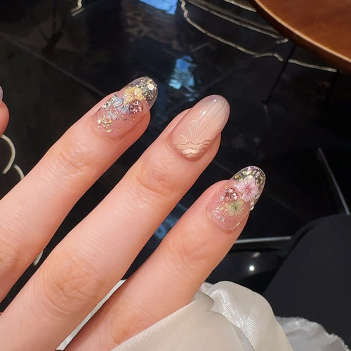 Elegant Floral Nail Art Bowlift